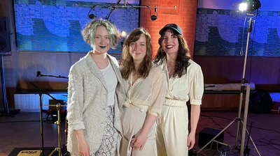 Dives (c) NPR's World Cafe at FM4 studios
