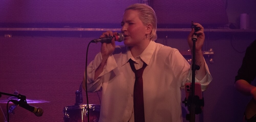 Kiiwi by Angelina Kelch