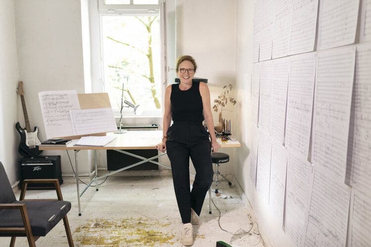 photo of Rebecca Saunders (c) Astrid Ackermann