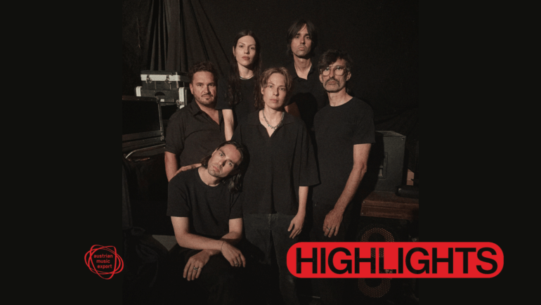 (c) Press Photo Exit Void