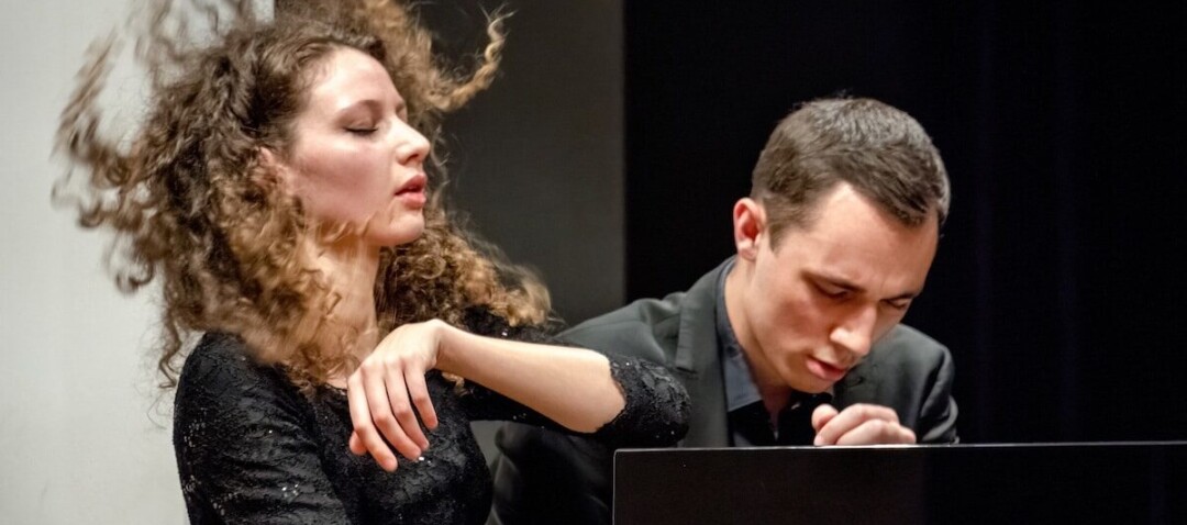 Gugg Piano Duo by Helmut Laufenboeck